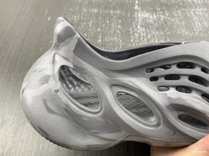 IE4931 Yeezy RNR Adidas MX Foam Granite 0719